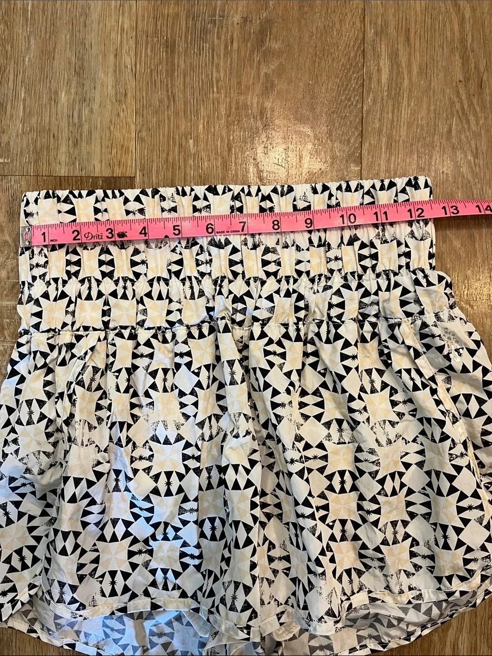 FP Movement The Way Home Shorts Size Small White Black Patterned Activewear - Picture 12 of 13